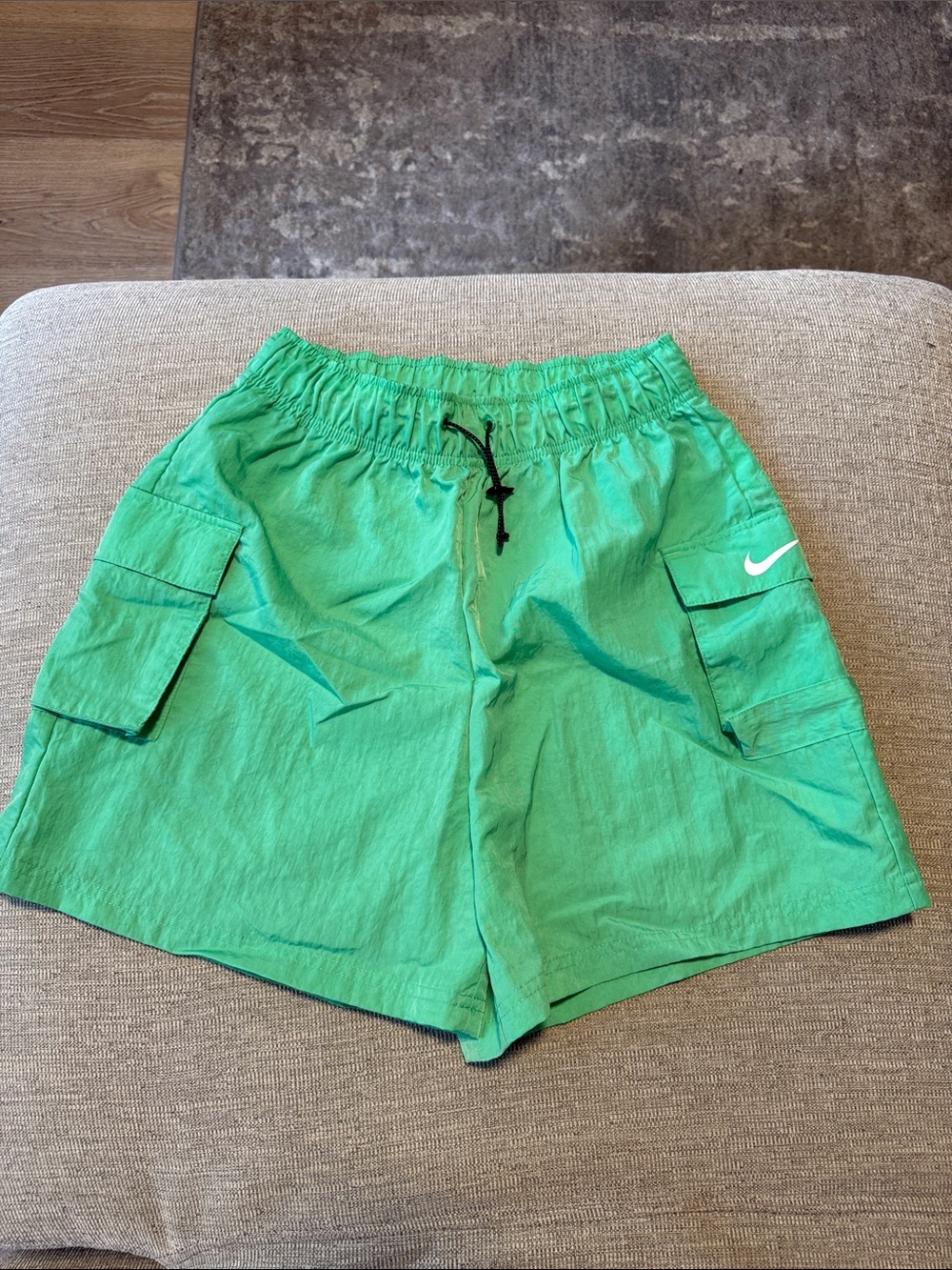 Nike Men’s Green Cargo Athletic Shorts Drawstring Small